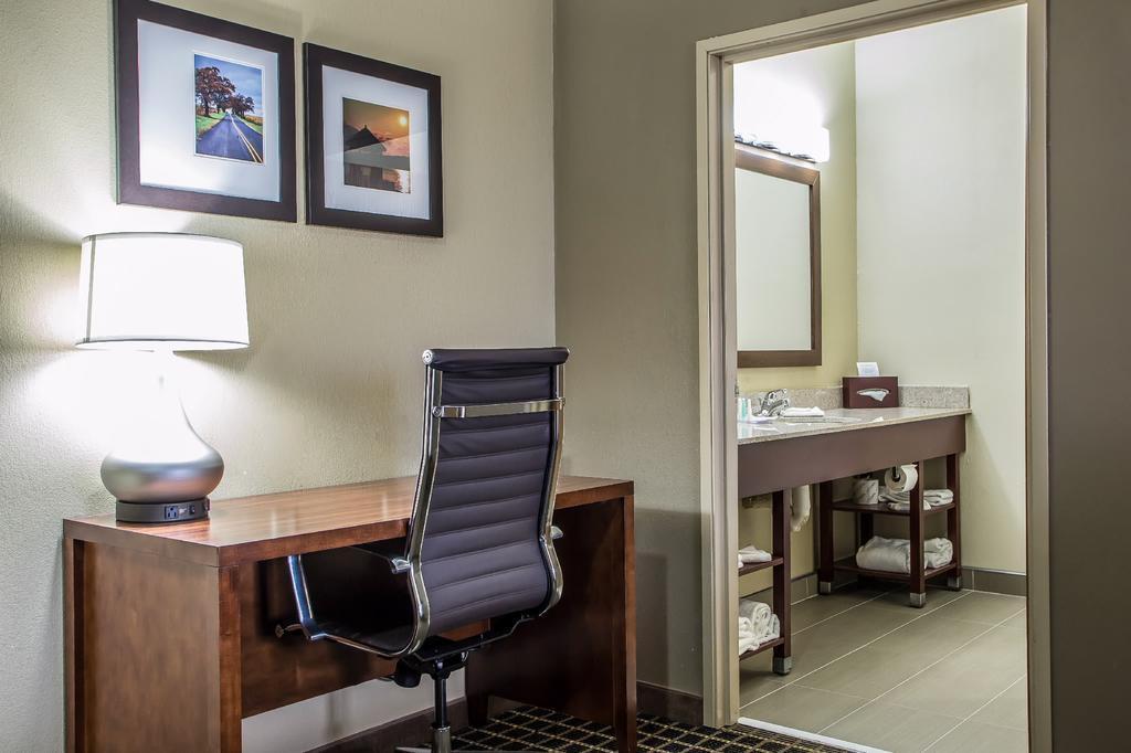 Comfort Suites Delavan - Lake Geneva Area Exterior foto