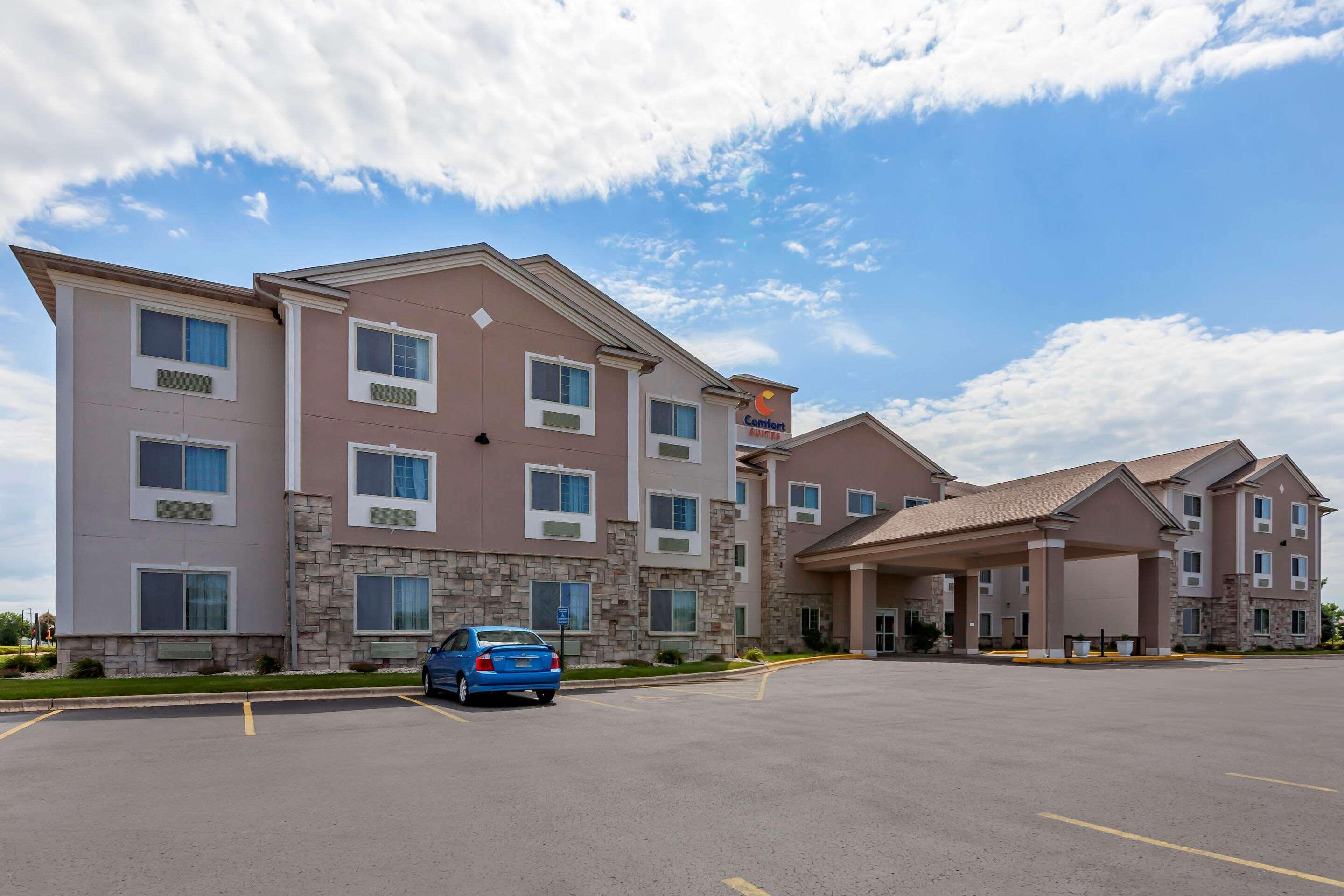 Comfort Suites Delavan - Lake Geneva Area Exterior foto