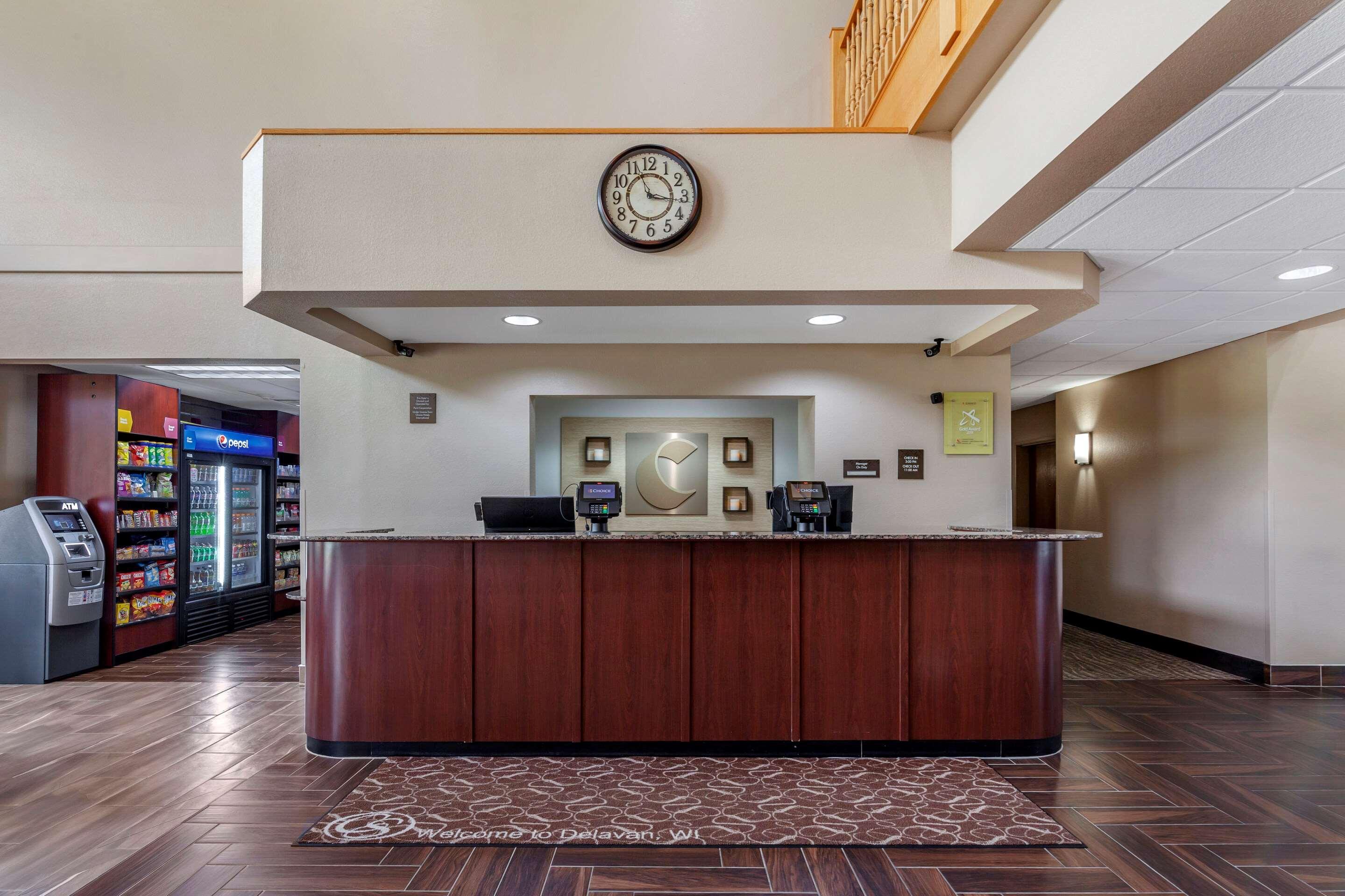 Comfort Suites Delavan - Lake Geneva Area Exterior foto